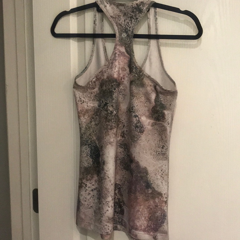 Lululemon Tank - Scoopneck, razorback